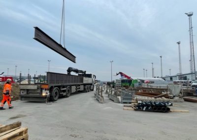 Her udføres midlertidig afstivning med HEB900 i københavns lufthavn til den nye terminal 3 udvidelse.